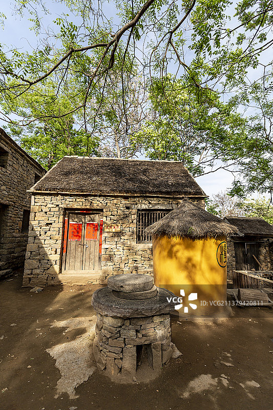 山东省临沂市沂南县沂蒙红色影视基地：沂蒙民居中的农耕文化图片素材