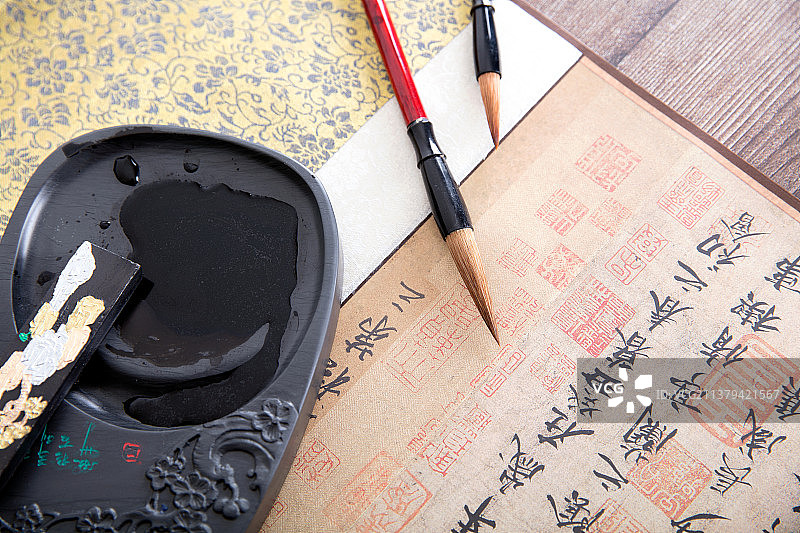 书法作品和毛笔砚台图片素材