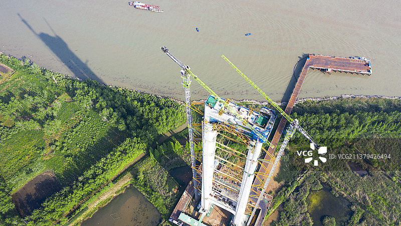 龙潭长江大桥北塔封顶图片素材