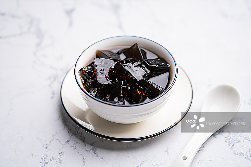 广西广东传统特色美食黑凉粉图片素材