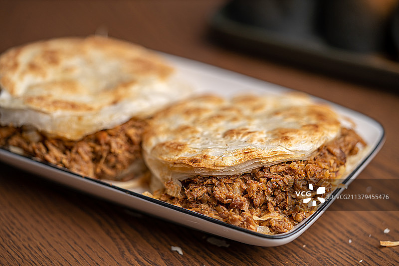 陕西省传统特色食物小吃肉夹馍图片素材
