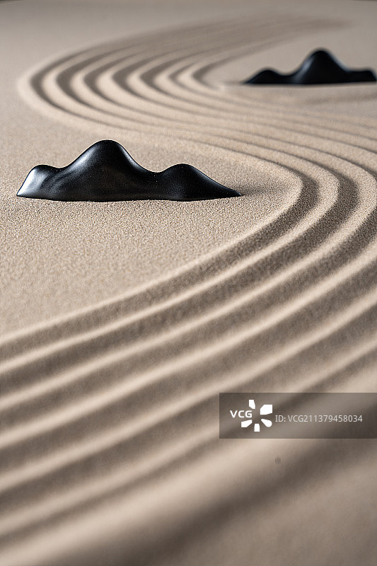 沙丘上的线条痕迹图片素材