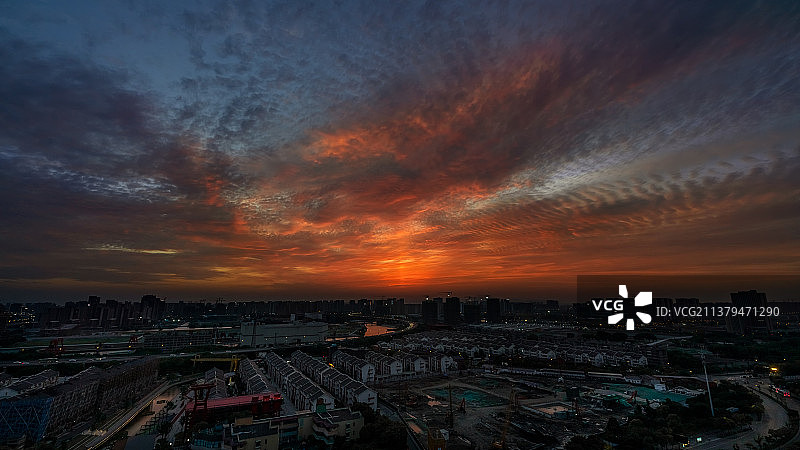 杭州市拱墅区瓜山上空航拍上塘高架城市朝霞广角风光图片素材