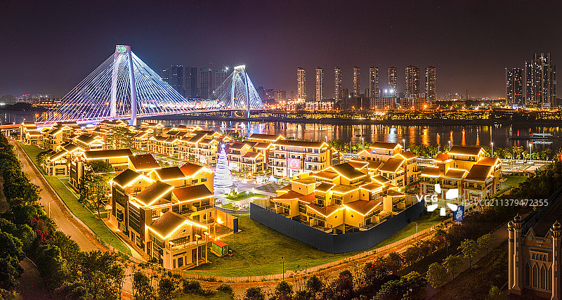 康乐青山河畔小镇图片素材