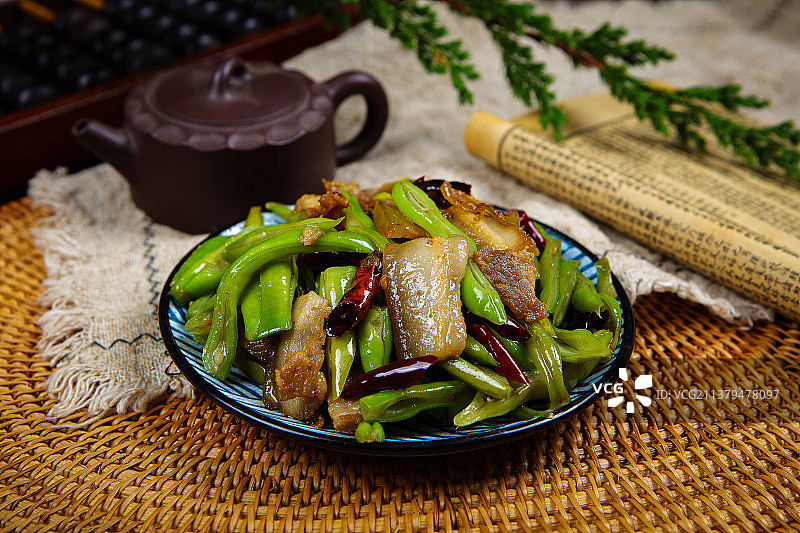 五花肉炒四季豆图片素材