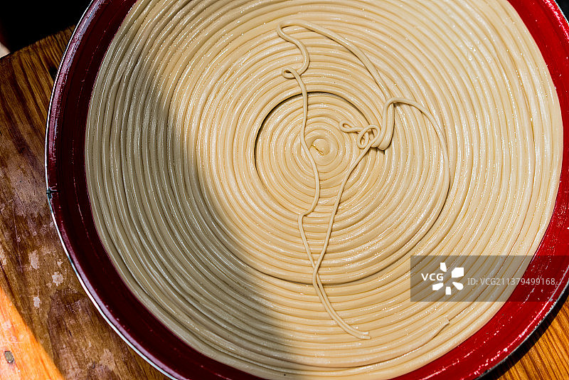 云南大理特色小吃美食 一根面 一股面 一碗面条图片素材