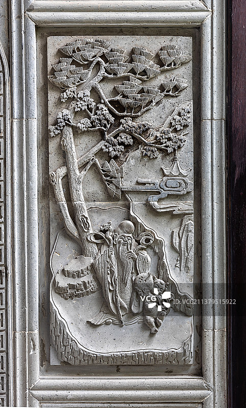 杭州胡雪岩故居老建筑花墙上的砖雕图片素材