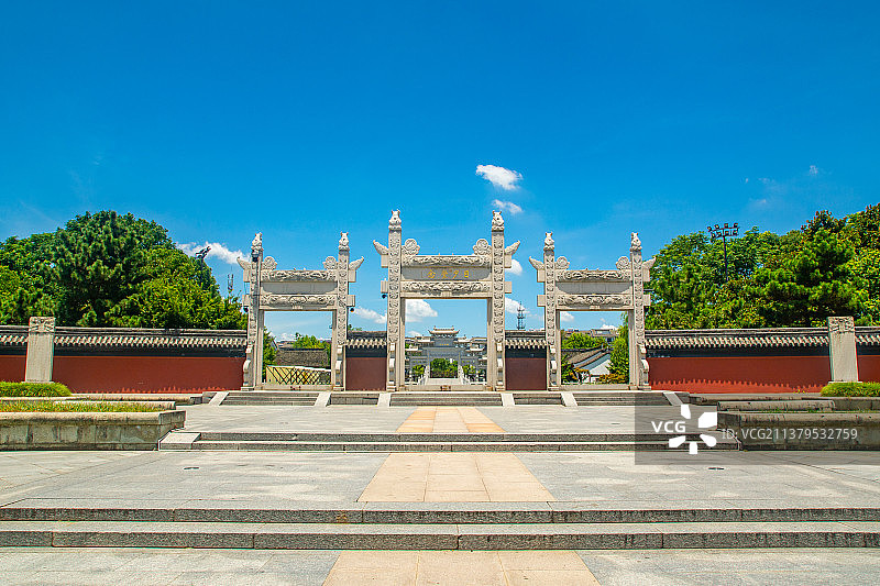 盐官古城 石牌坊 石雕牌楼 浙江嘉兴海宁市盐官古镇 观潮胜地公园图片素材