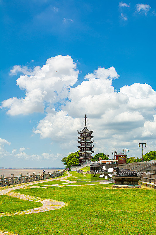 盐官古城 观潮胜地公园 占鳌塔 浙江嘉兴海宁市盐官古镇  地标古建筑 文物图片素材