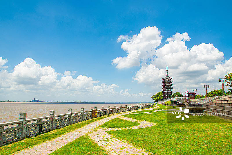 盐官古城 观潮胜地公园 占鳌塔 浙江嘉兴海宁市盐官古镇  地标古建筑 文物图片素材