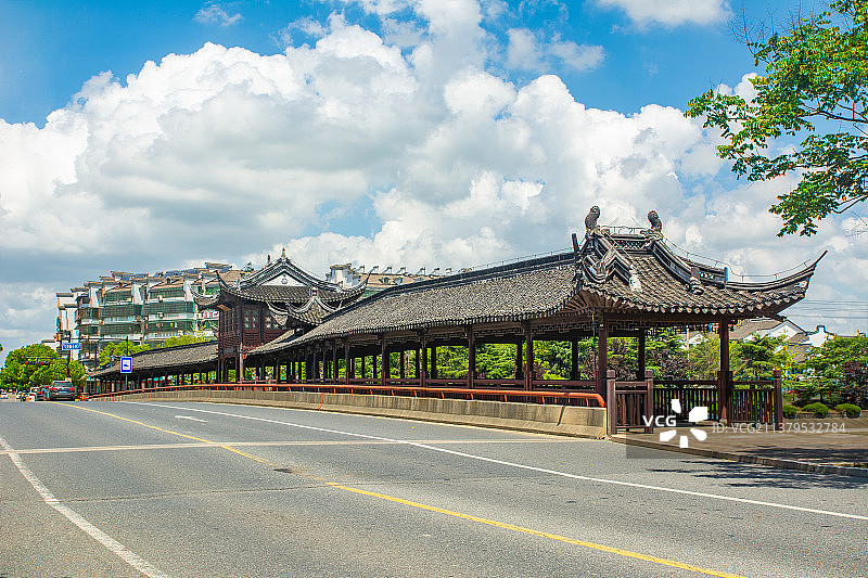 盐官古城 仿古廊桥 宣德廊桥 浙江嘉兴海宁市盐官古镇图片素材