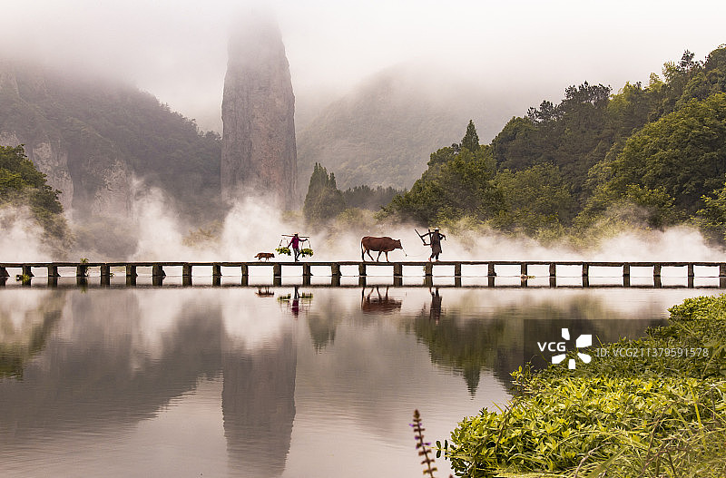 鼎湖峰云图片素材