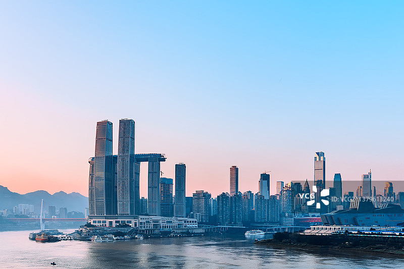 中国重庆朝天门码头清晨风光图片素材