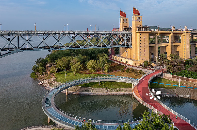 南京长江大桥亲水景观桥图片素材