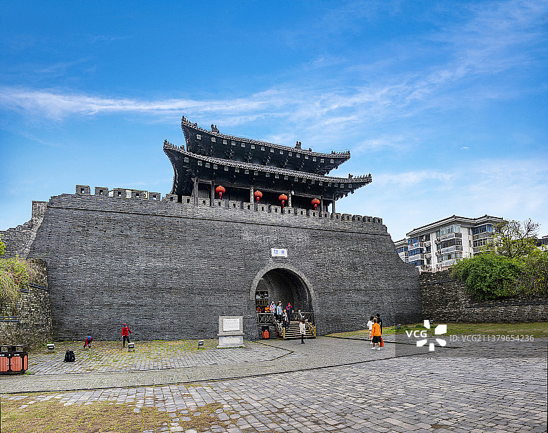 江苏杨州东关街宋代东门城楼图片素材