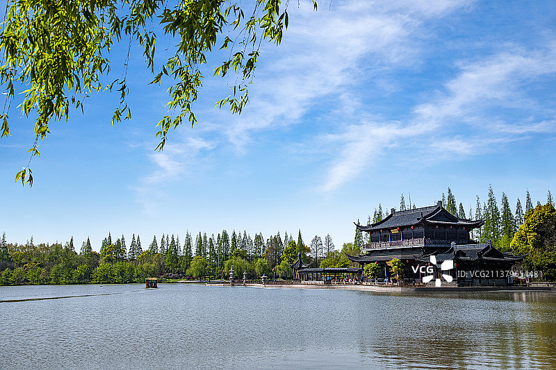 江苏镇江金山公园塔影湖图片素材