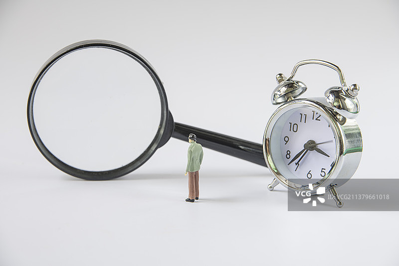 时钟和商务人士图片素材