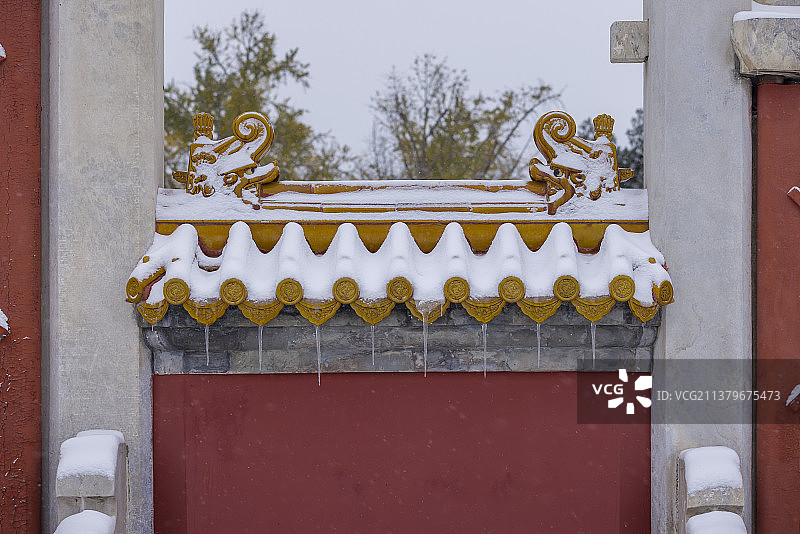 雪中北京地坛公园方泽坛螭首图片素材