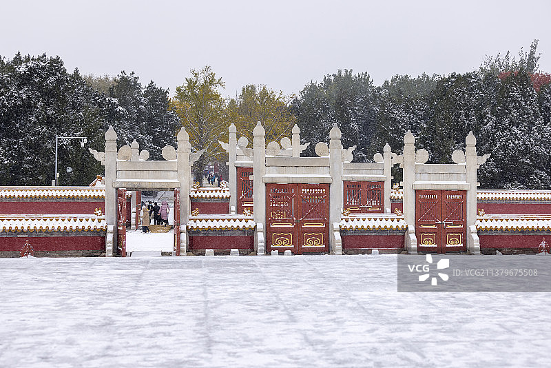雪中北京地坛公园方泽坛图片素材
