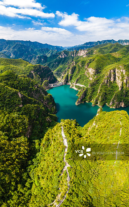 中国河南焦作修武县峰林峡景区太行山夏季风光航拍高视角拍摄图片素材
