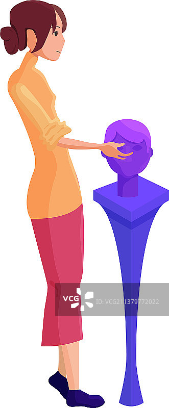 女孩在制作一个可爱的雕塑图片素材