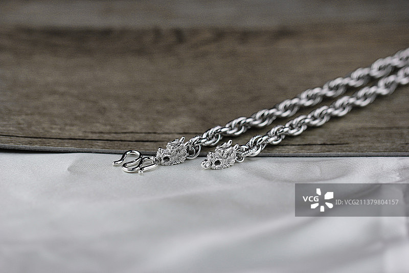 龙头项链，银链，男士首饰图片素材