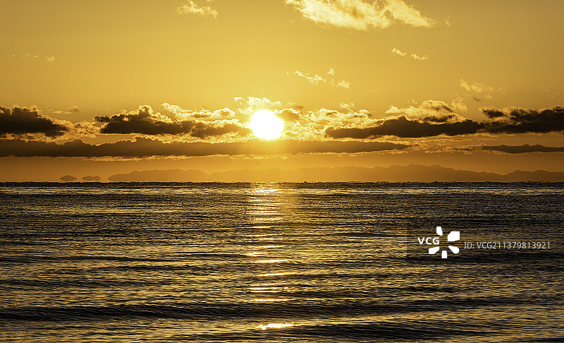 青海湖日出图片素材