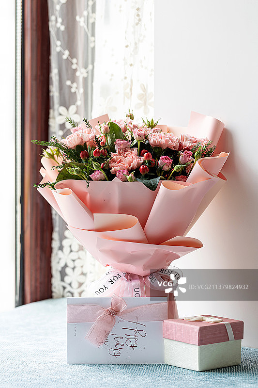 送给母亲的鲜花和祝福图片素材