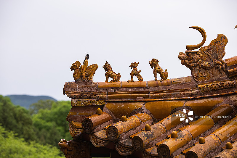 颐和园的古建筑上的屋脊兽图片素材