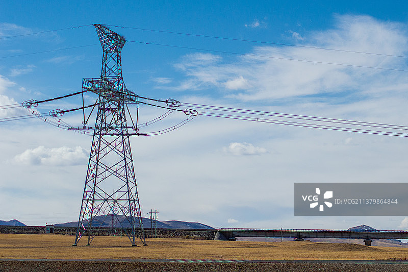 可可西里青藏线与高压线图片素材