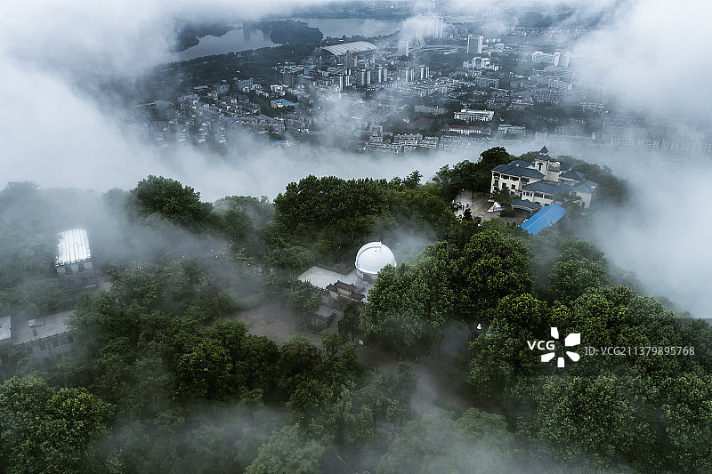 南京紫金山天文台云雾图片素材
