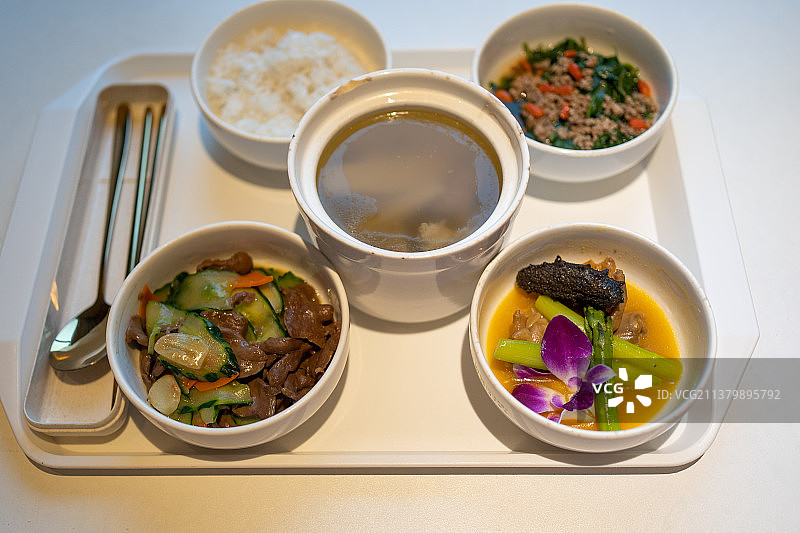 月子中心营养组合月子餐晚餐图片素材