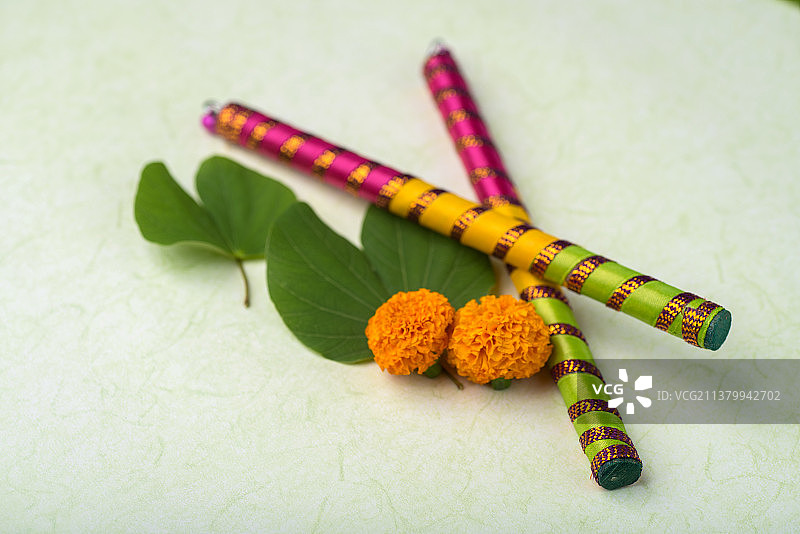 印度十胜节：金色树叶与美食图片素材