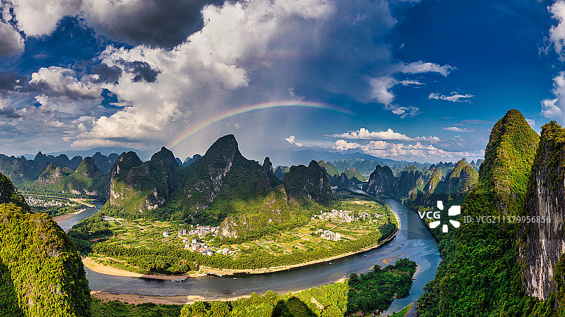 阳朔相公山彩虹图片素材