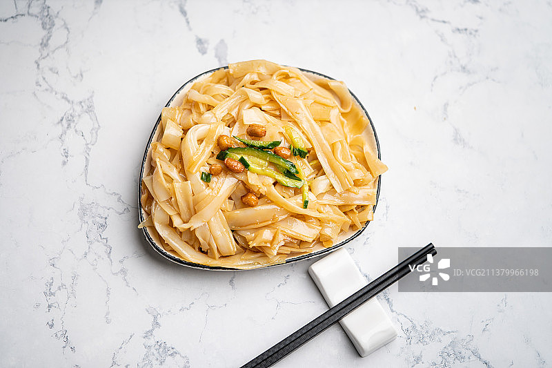 陕西省关中地区汉族传统美食凉皮图片素材