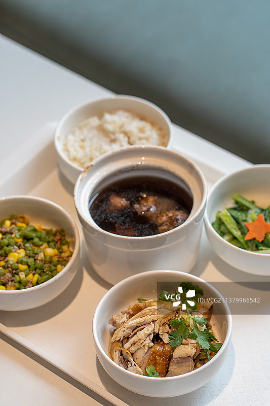 月子中心营养组合月子餐午餐图片素材