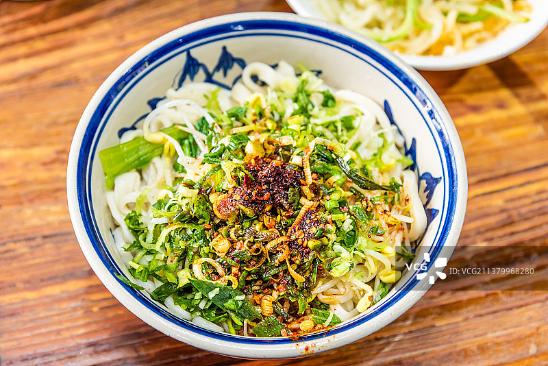 中国西安小吃油泼面图片素材