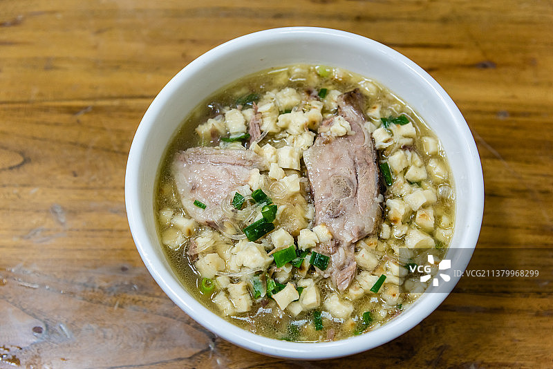 中国陕西西安小吃羊肉泡馍图片素材