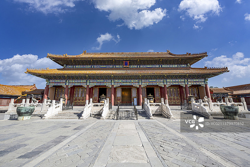 蓝天白云下的北京故宫慈宁宫图片素材
