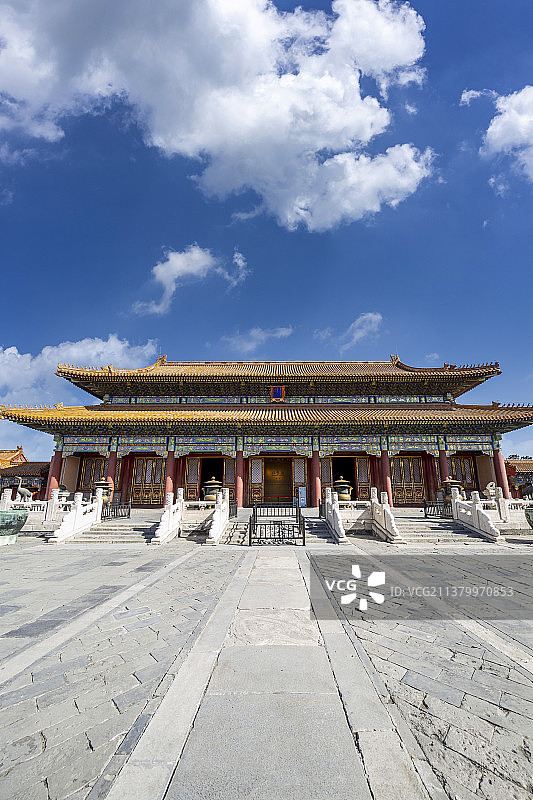 蓝天白云下的北京故宫慈宁宫图片素材