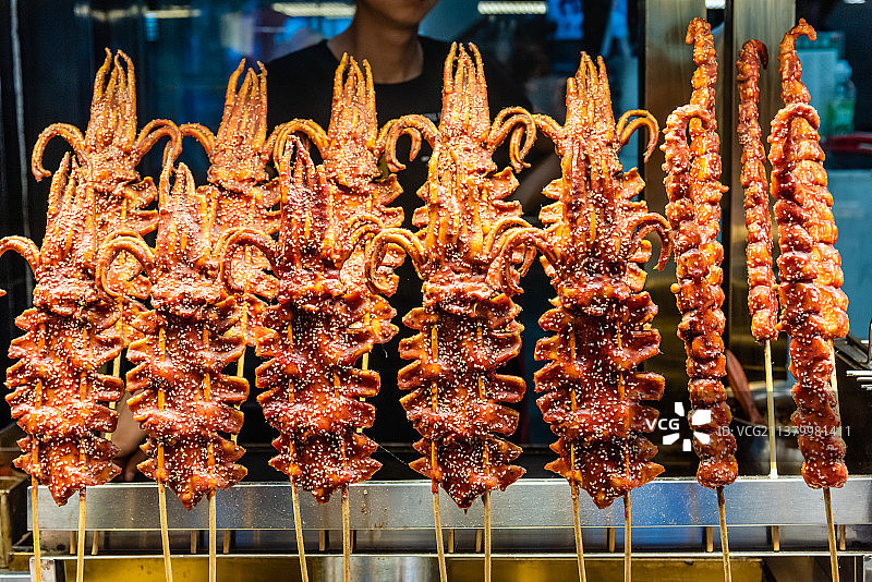 中国陕西西安回民街的烤鱿鱼图片素材