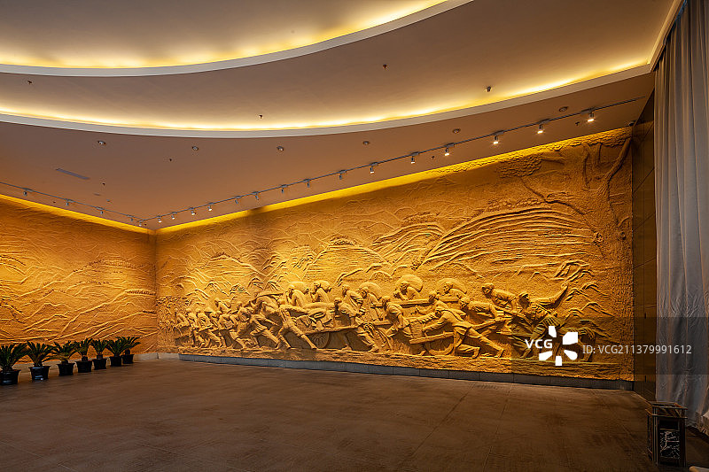 中国山东抗日民主政权创建纪念馆室内大型浮雕图片素材