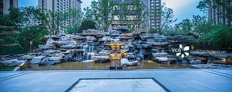 园林内假山瀑布图片素材