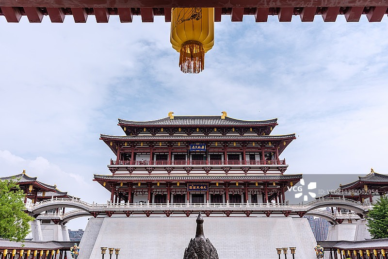 中国陕西西安大唐芙蓉园的紫云楼图片素材