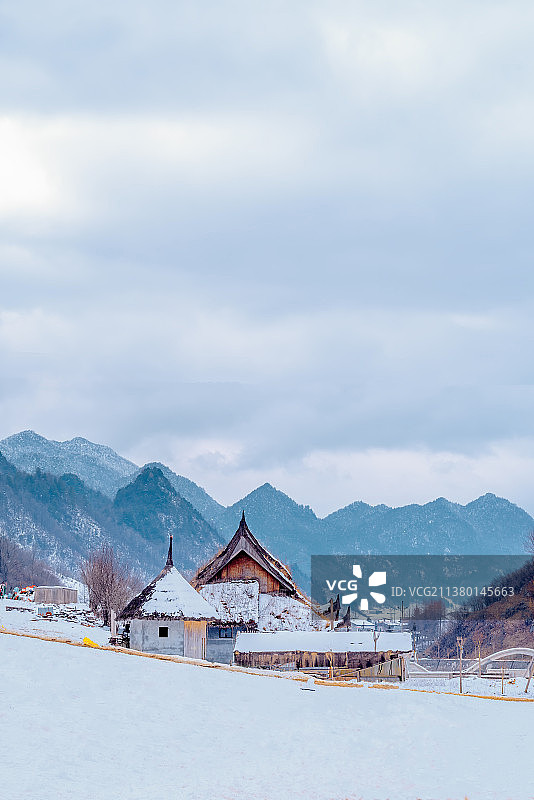冬季阴天傍晚的重庆巫溪红池坝景观图片素材