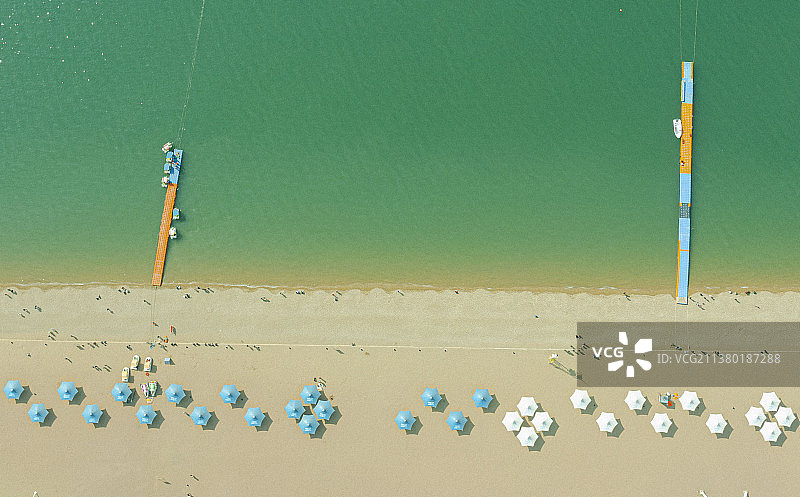 航拍海滨沙滩图片素材