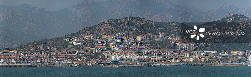 青岛崂山区沙子口风景区社区建筑群接片图片素材