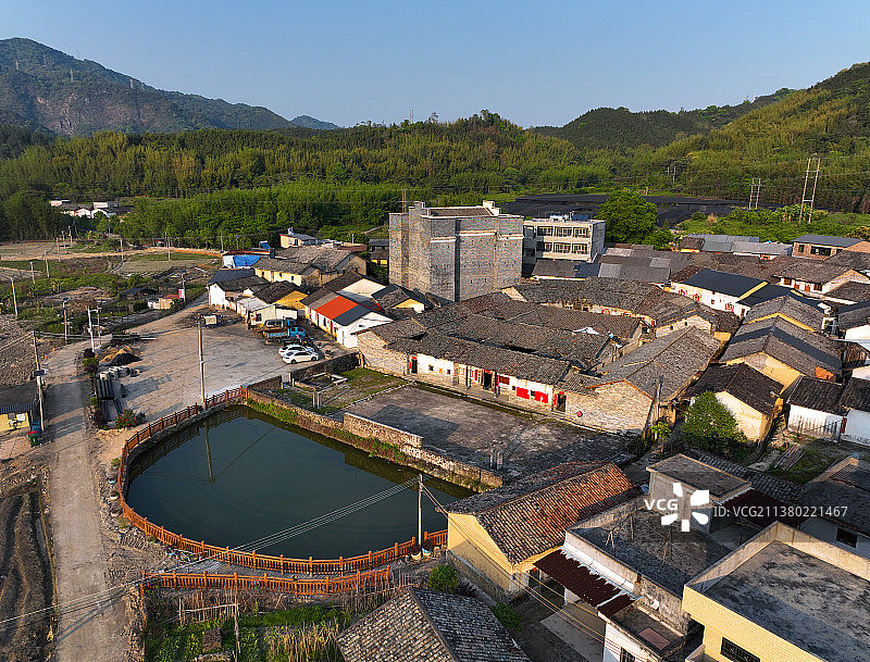 广东省惠州市龙门县地派镇见龙围与炮楼航拍图片素材