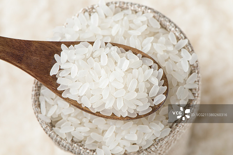 勺子里的大米图片素材