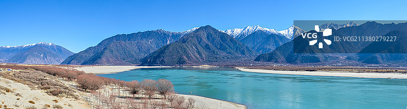 雅鲁藏布尼雅湿地图片素材